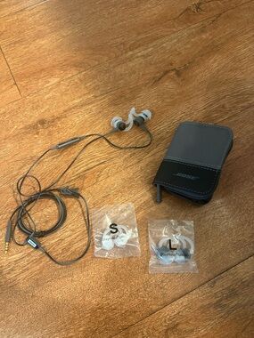 Bose Gray Wired In-Ear Headphones with Carry Case